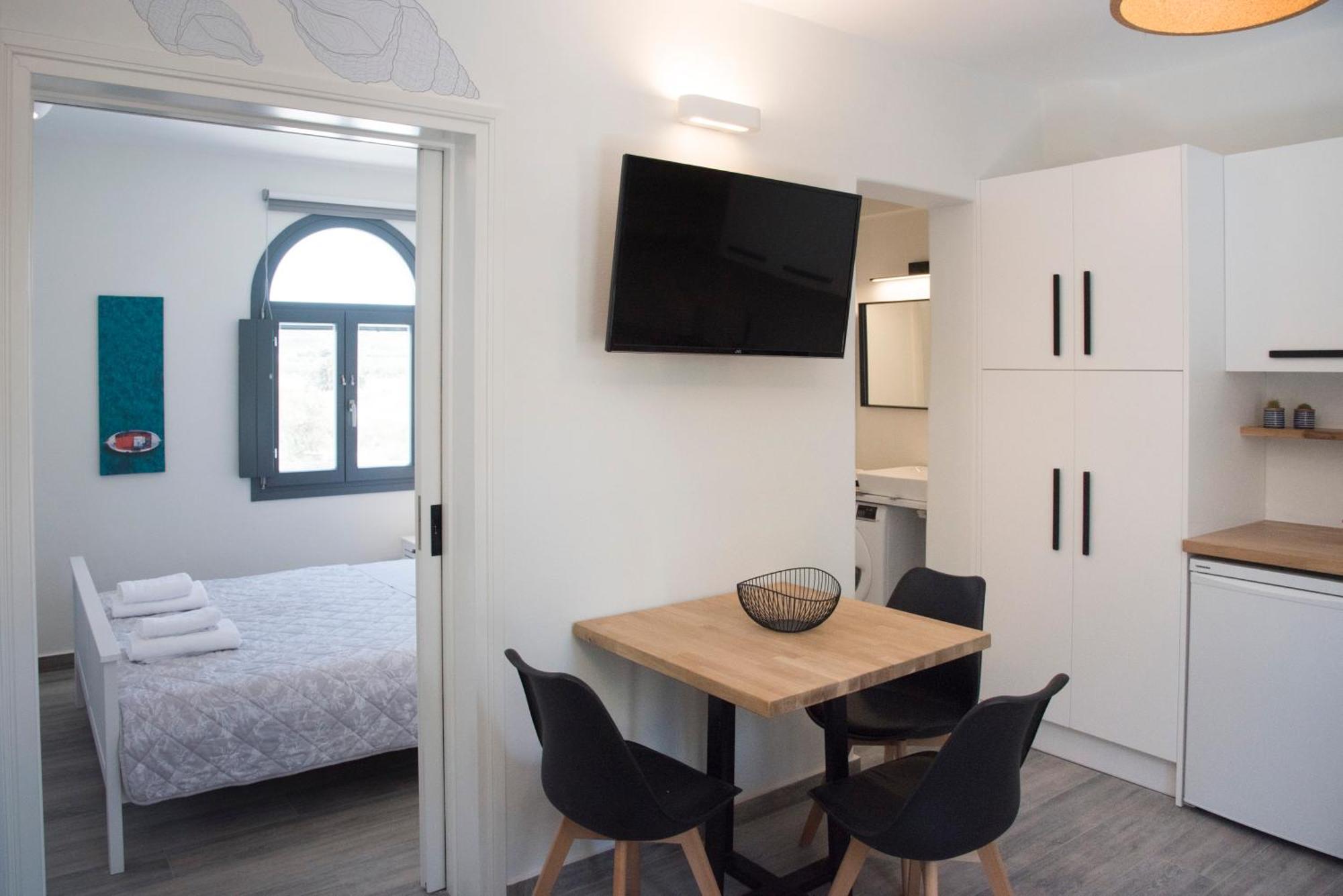 White New 1Bd House With Private Jacuzzi In Isterni Villa Isterni  Exterior photo