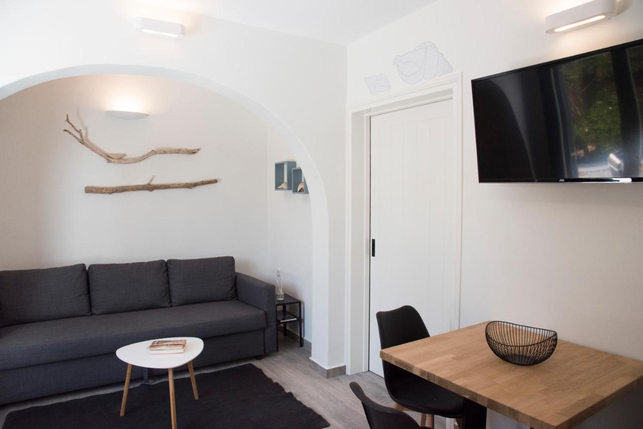White New 1Bd House With Private Jacuzzi In Isterni Villa Isterni  Exterior photo
